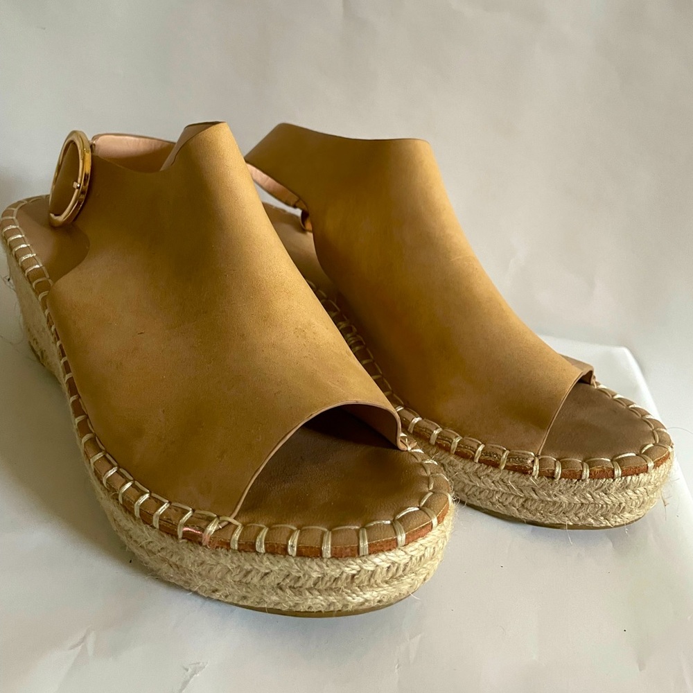 Catherine Malandrino tan Espadrille wedge sandals. Size 10